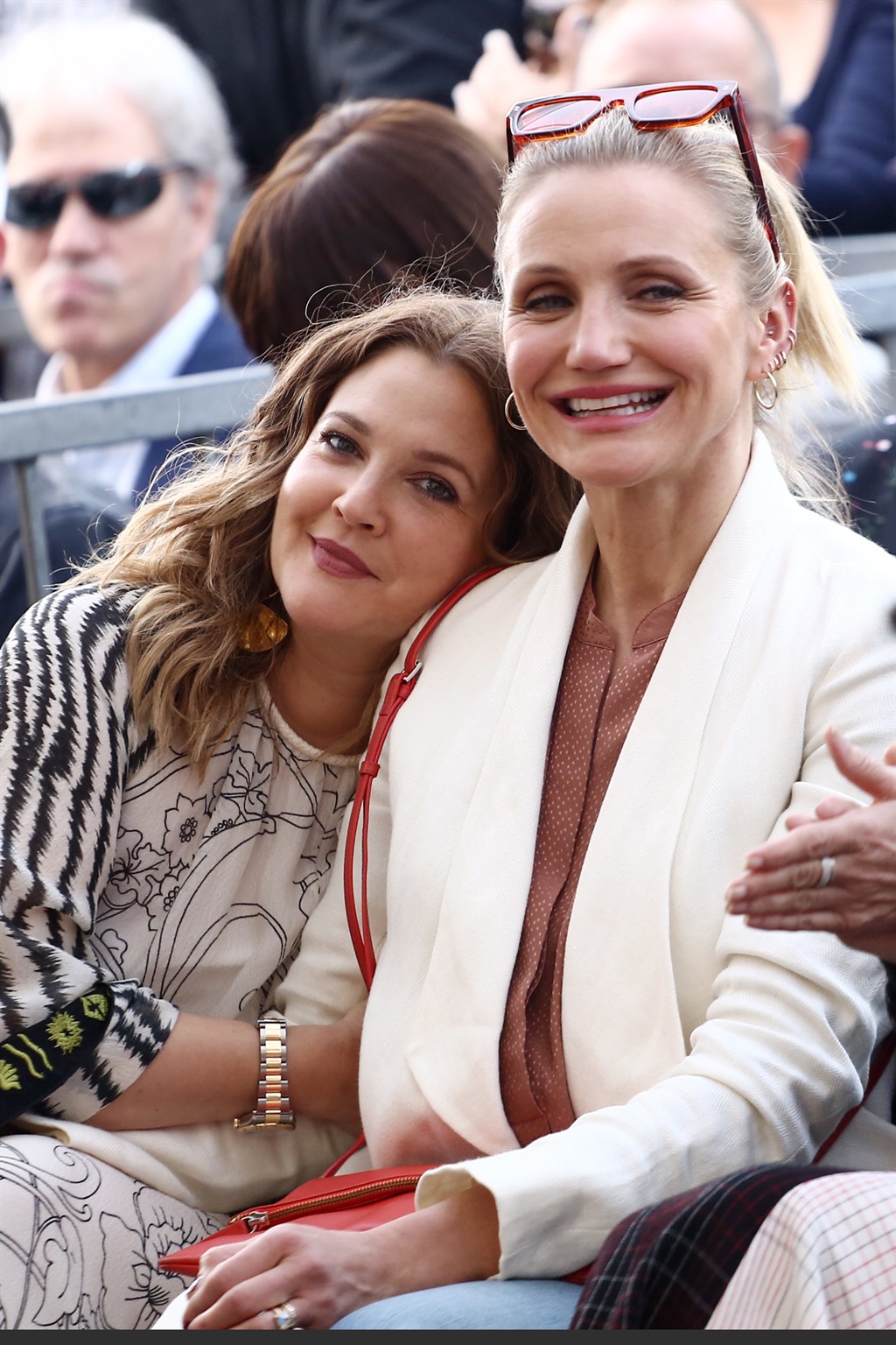  Drew Barrymore and Cameron Diaz attend a ceremony