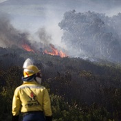 Firefighters battle blaze on Mitchell's Pass near Ceres