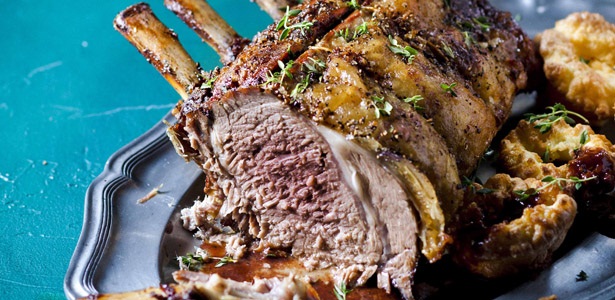 Rib-eye roast with horseradish gravy | Food24