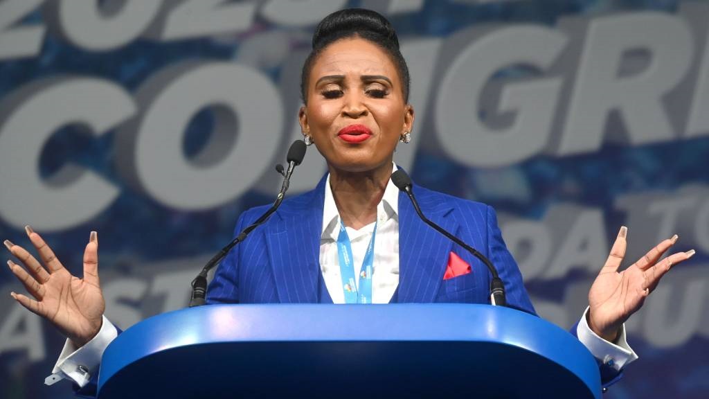 Mpho Phalatse may make a return as Joburg mayor if the DA gets its way. Mpho Phalatse with hands spread out while speaking