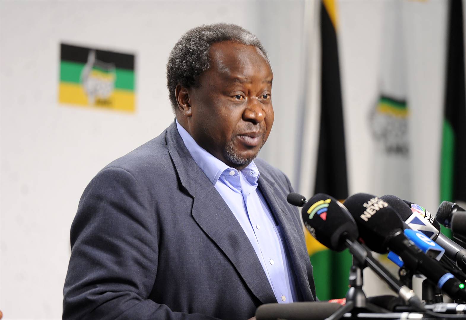 Tito Mboweni says without fixing the dysfunctional municipalities, potholes and reducing reliance on Eskom, South Africa can forget about meaningful economic growth. 