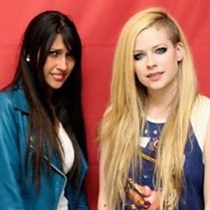 Avril Lavigne and the most awkward fan photo shoot ever | Life
