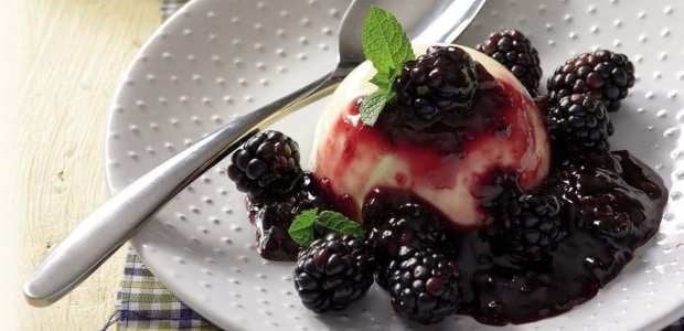 Panna cotta with blackberry compote