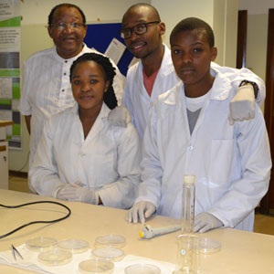 Professor Cephas Musabayane (top left) with his PhD students Mr Phikelelani S. Ngubane, Ms Happiness Sibiya and Mr Silindile I. Hadebe.