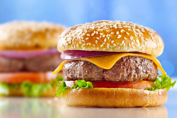 Delicious cheeseburger! (Shutterstock) 