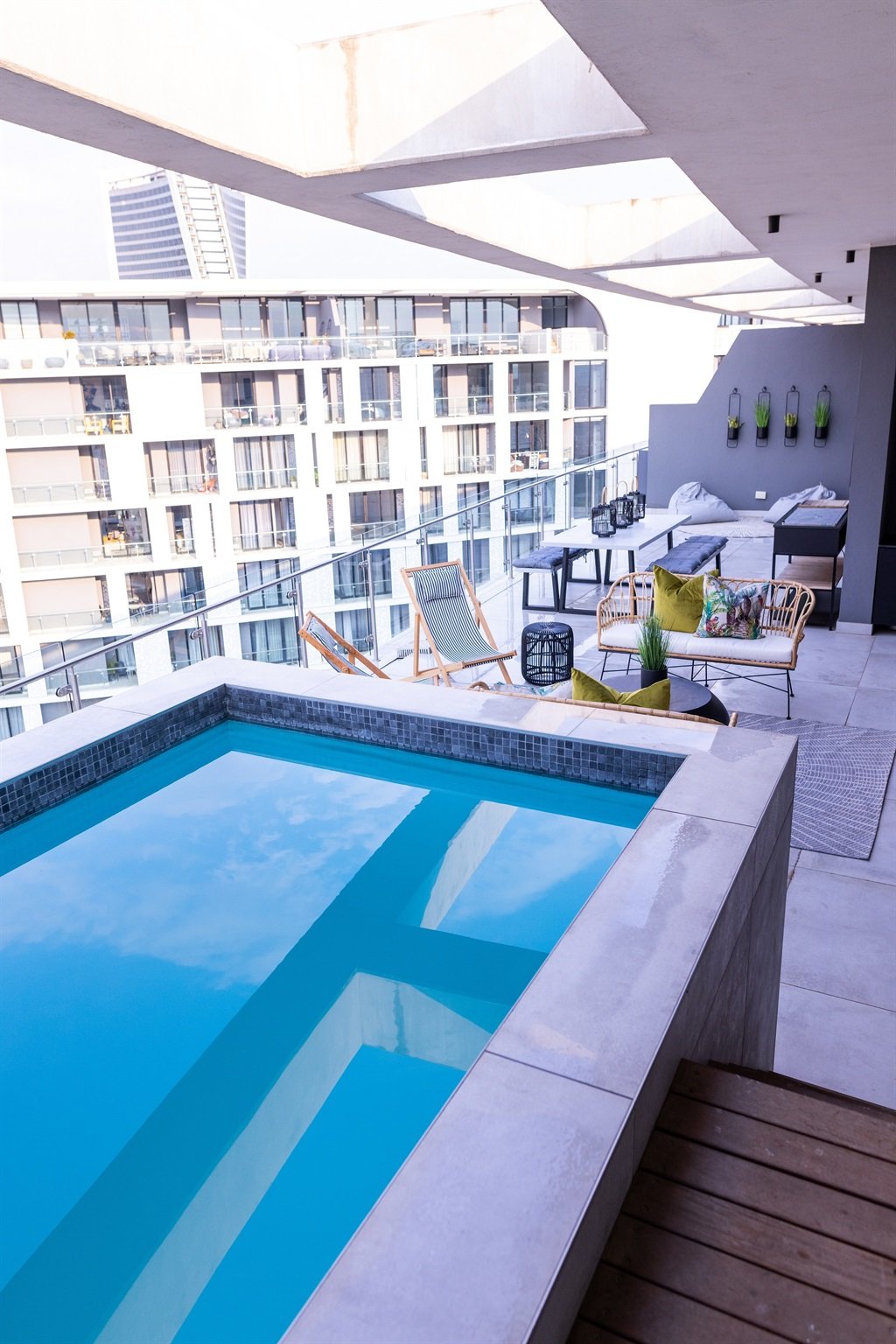 The pool area of Miss South Africa 2022's R1056mil