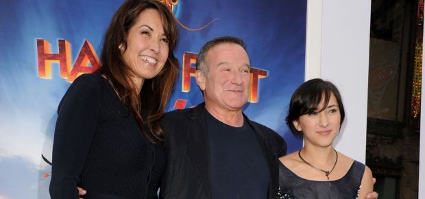 Susan Schneider, Robin Williams and daughter Zelda pose for a photo. (Getty Images)