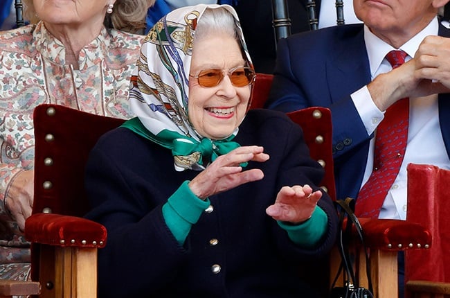 When Queen Elizabeth tried dance mudras - Rediff.com