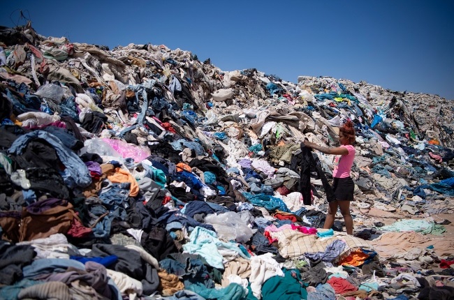 Fast fashion: How clothes are linked to climate change - BBC News