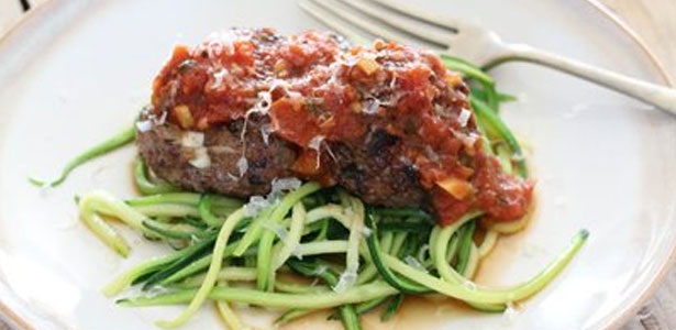 Courgette spaghetti and meatballs | Food24