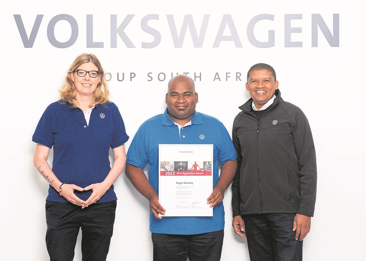 Seen here are (from left) Martina Biene (VWSA Chairperson and Managing Director), Megan Moodley (Best Apprentice) and Russell Coleman (VWSA HR Director).          Photo:VWSA/DAVID DETTMANN