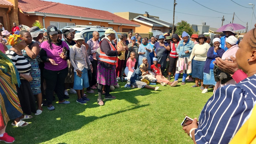 News24.com | Emotional service for two slain Soweto boys killed in an alleged muthi ritual