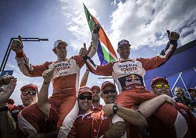 <b>CHEER THE WHOLE TEAM:</b> Toyota SA's Giniel de Villiers (right) and co-driver Dirk von Zitzewitz are heroes for coming second in the 2015 Dakar but, wow!, it was a team effort. <i>Image: Marc Bow</i>