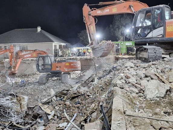 <p><strong>Search for 19 people still unaccounted for in George
building tragedy continues

&nbsp;</strong>
</p><p>Rescue workers in George are still searching for 19 victims
at a collapsed building site in Victoria Street in George. </p><p>The George municipality said rescue teams have been on site
for over 232 hours since the incident 10 days ago. </p><p>The municipality estimated that 81 people were on-site when
the building collapsed, of which 62 were either rescued or recovered. </p><p>Among the 33 deceased are 27 males and six females while 12
others are currently in hospital. 

&nbsp;
</p><p><em>- Warda Meyer </em></p><p><em>(Photo supplied by George Municipality)</em></p>