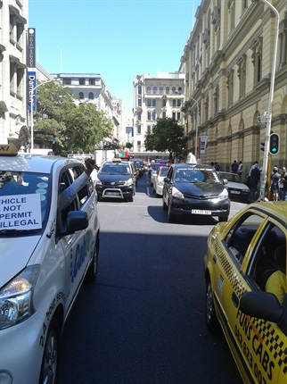 <p>About 220 people and up to 30 cars are taking part in the protest.</p><p>Pic: Dane McDonald, Fin24</p>