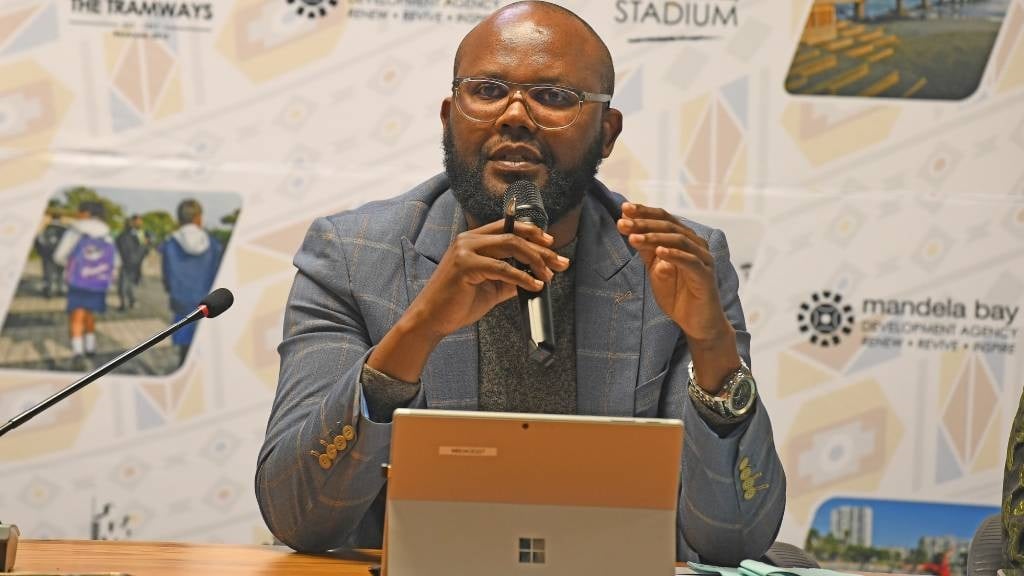 CEO of the Mandela Bay Development Agency (MBDA) Anele Qaba speaks at a press conference in Gqeberha. (Lulama Zenzile/Gallo Images/Die Burger)