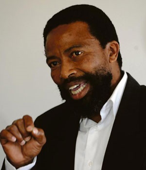 King Buyelekhaya Dalindyebo caused a storm when he joined the DA in July 2013. It is believed that he is now ‘seriously considering going back home’ to the ruling ANC.