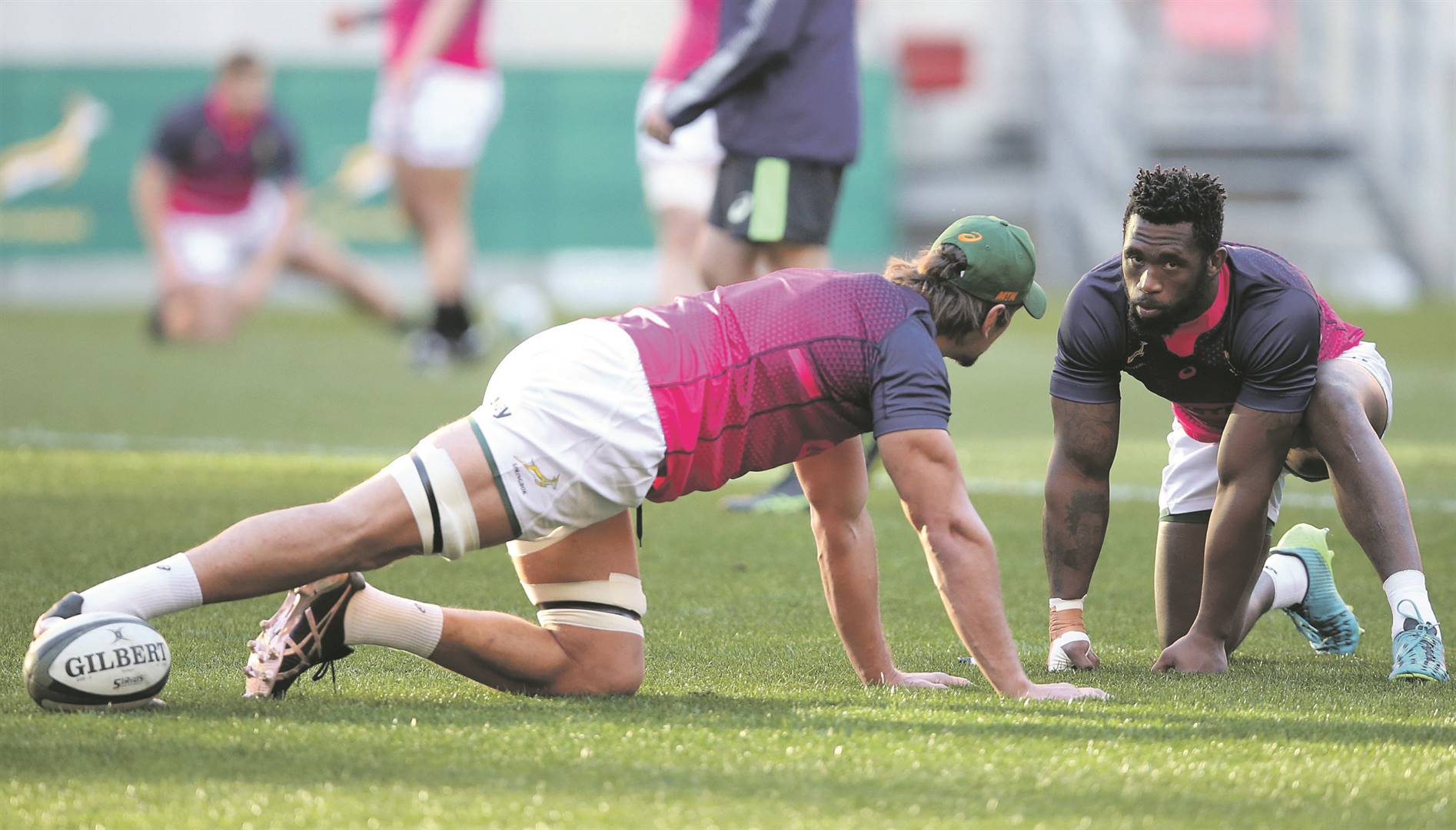 The long-standing friendship between Siya Kolisi and his national team-mate Eben Etzebeth could lead to the reunion of the two at the Sharks this year. Photo: Richard Huggard / Gallo Images
