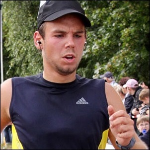 Andreas Lubitz competes at the Airportrun in Hamburg, northern Germany. (Michael Mueller, AP)