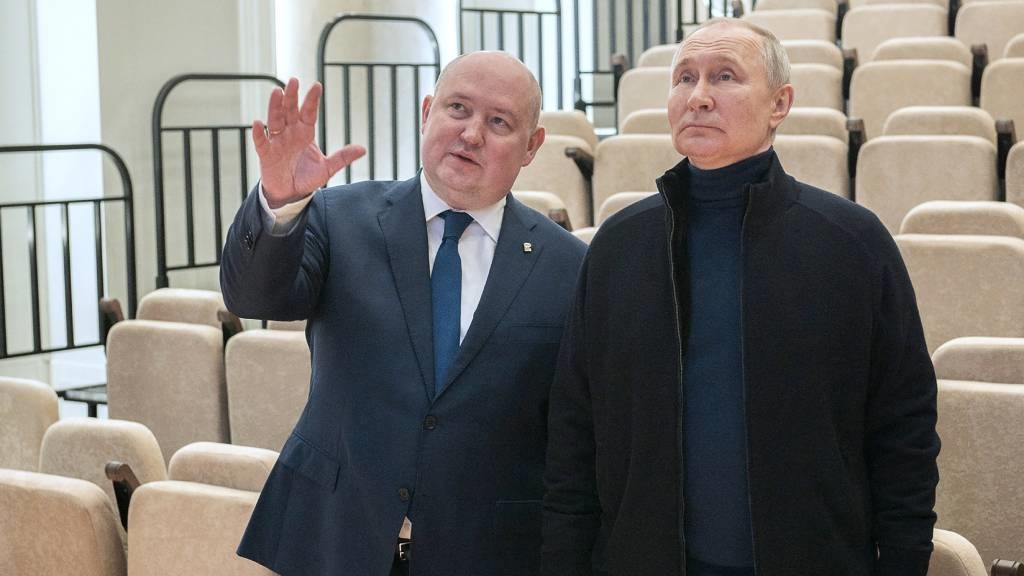 Foto selebaran ini menunjukkan Presiden Rusia Vl