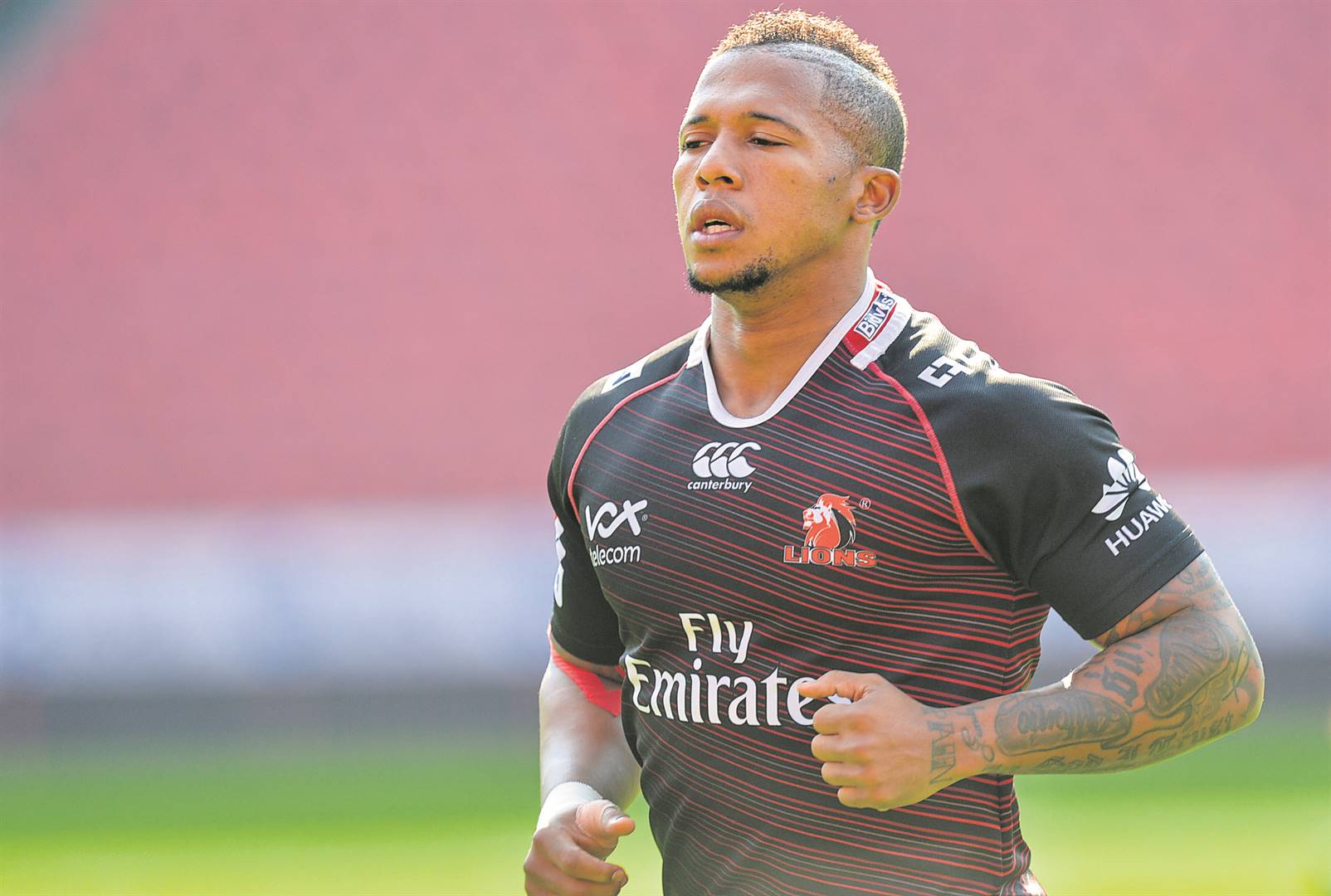 Springbok, Elton Jantjies was arrested on a charge of malicious damage to airline property after arriving in Johannesburg on a flight from Dubai yesterday morning, May 15.