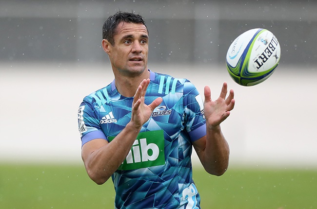 Dan Carter attends a training session after joining the Blues on 4 June 2020 in Auckland (Photo by Hannah Peters/Getty Images)