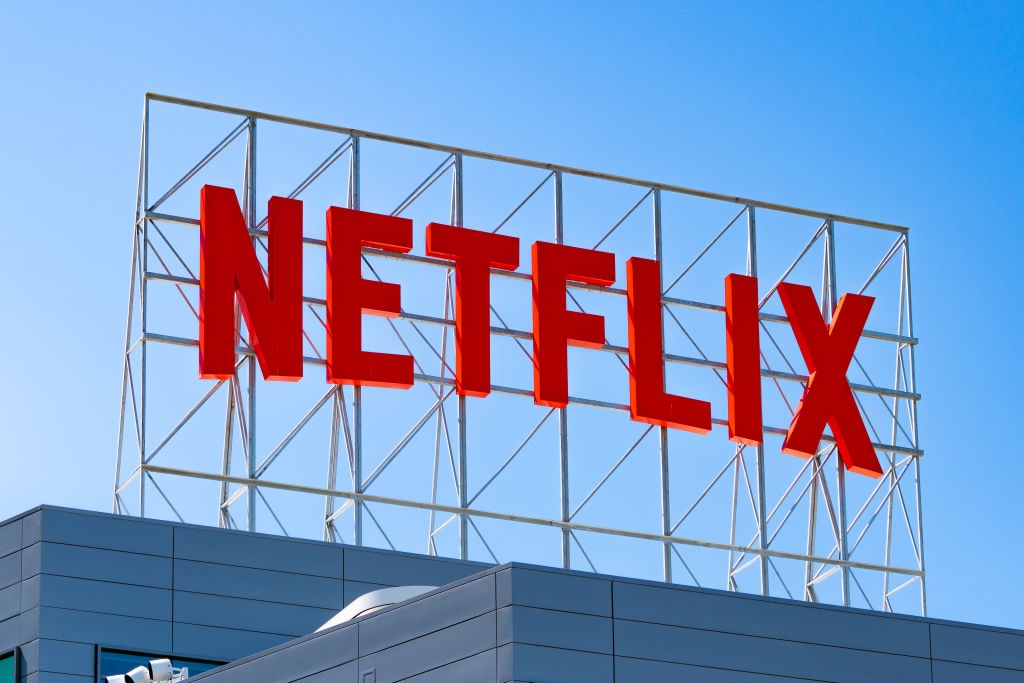 Netflix memangkas staf untuk mengatasi pertumbuhan yang melambat