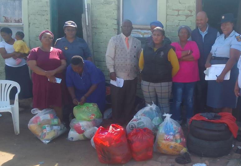 The Acting Visible Policing Commander of Bronville, Warrant Hampers and clothing were handed out to these family members. This gesture showcase that SAPS members are not just there to arrest only but take into consideration the needs of the community, they serve and protect.
