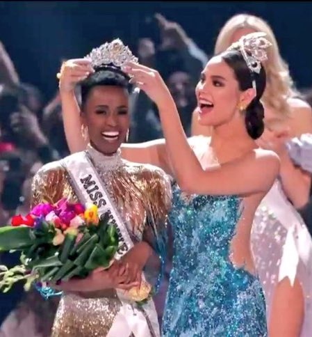 MISS SA Zozibini Tunzi has been cronwed Miss Universe 2019