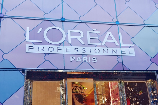 A US woman has filed a lawsuit against L'Oreal accusing the brand of misleading shoppers.