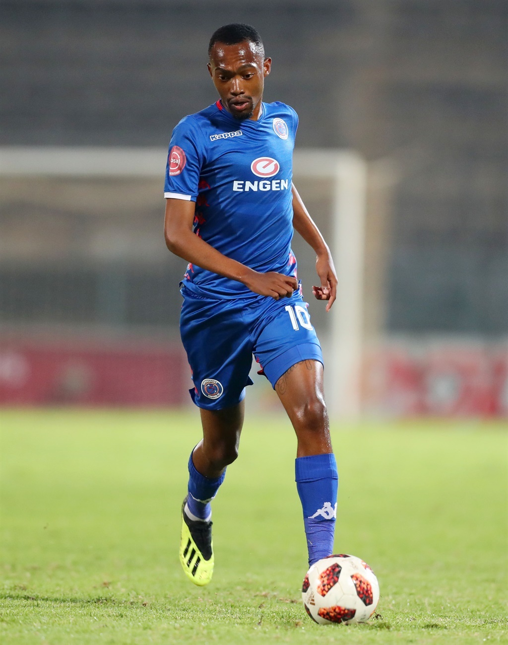 Thabo Mnyamane is looking for a new club