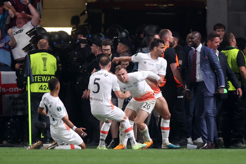 PRAGUE, CZECH REPUBLIC - JUNE 07: Jarrod Bowen of West Ham United celebrates after scoring the teams second goal during the UEFA Europa Conference League 2022/23 final match between ACF Fiorentina and West Ham United FC at Eden Arena on June 07, 2023 in Prague, Czech Republic. (Photo by Alex Grimm/Getty Images)