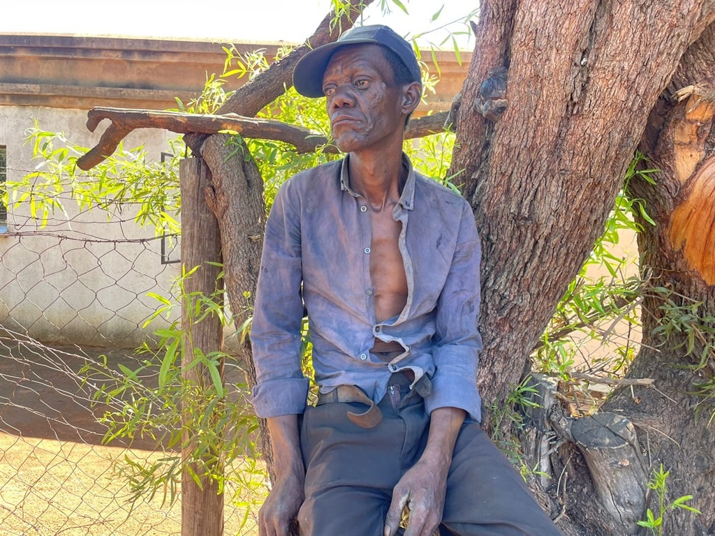 WATCH: Alfred lives in a TREE to avoid mashonisa! | Daily Sun