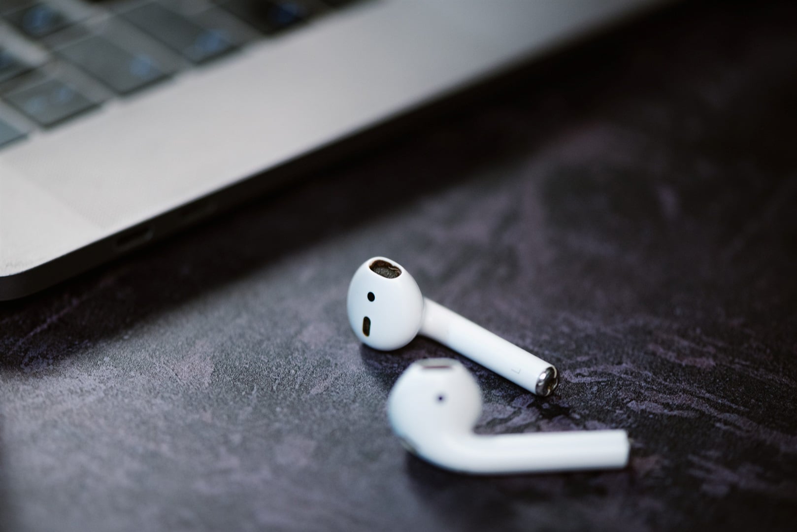 Ucraniano cuyo apartamento fue saqueado rastrea sus AirPods perdidos en  busca de pistas sobre los movimientos de tropas rusas - Todas Noticias