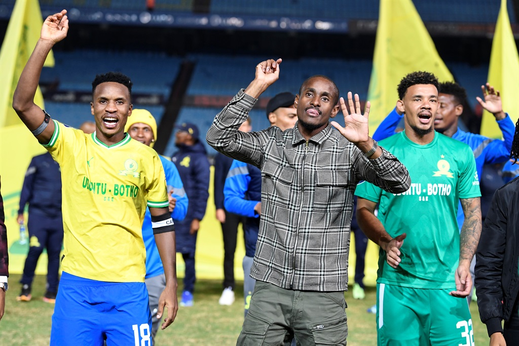 Themba Zwane , Rhulani Mokwena and Ronwen Williams during the DStv Premiership match between Mamelodi Sundowns and Cape Town City FC at Loftus Versfeld Stadium on April 04, 2023 in Pretoria, South Africa.