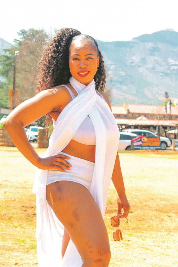Skolopad is building herself a house. 