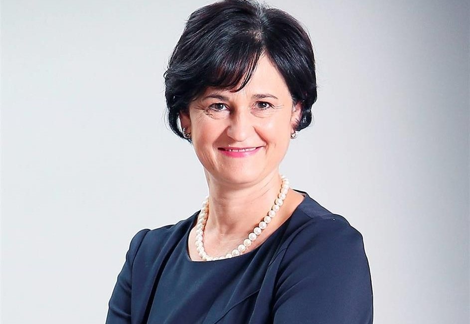 Outgoing Santam CEO Lizé Lambrechts earned R17.5 million in total pay in 2021. Some R8.1 million was a performance bonus.