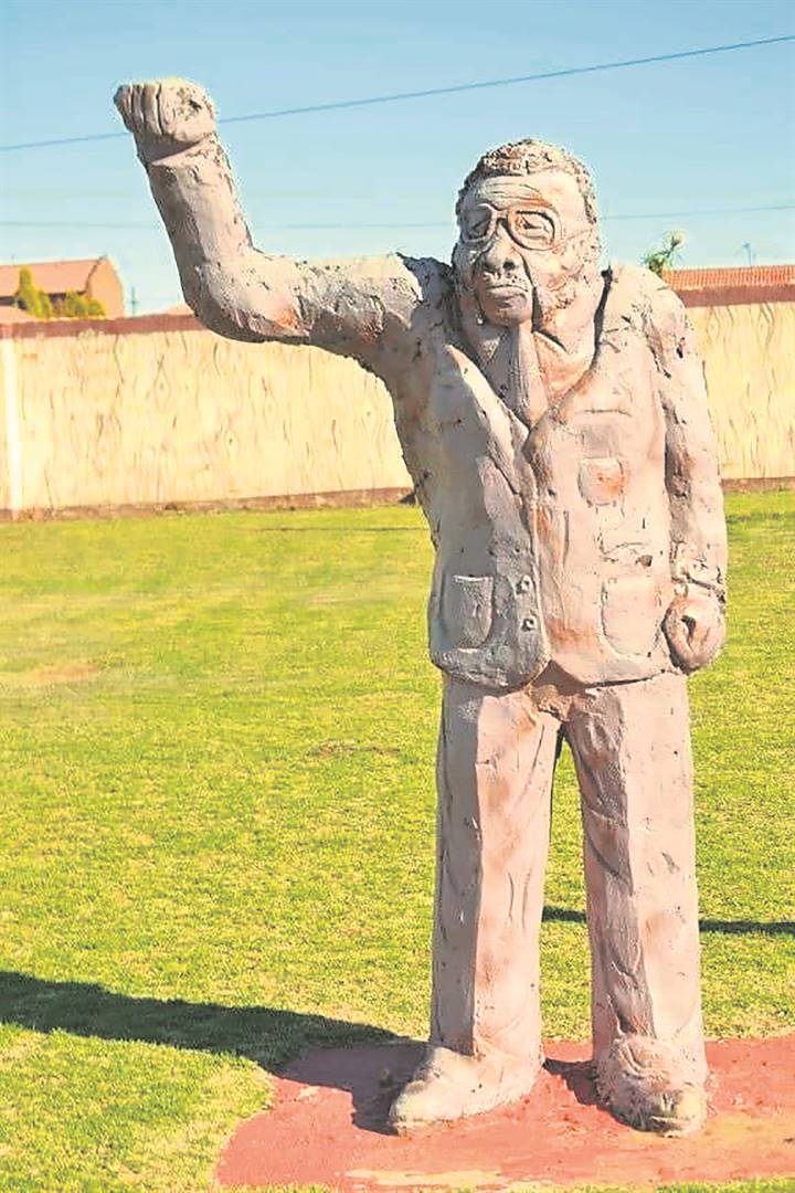 A social media user claims the government of Mpumalanga used taxpayers money to erect these statues.