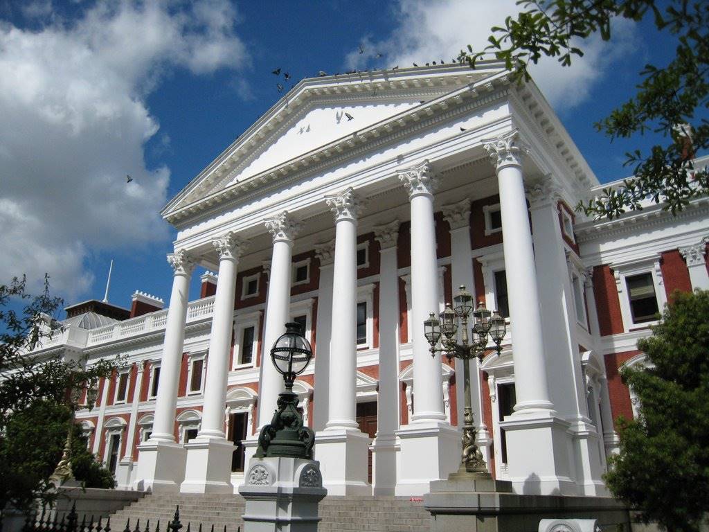Die parlement dok miljoene rande op vir reisvoordele vir oud-LP’s en -ministers. Foto: City Press