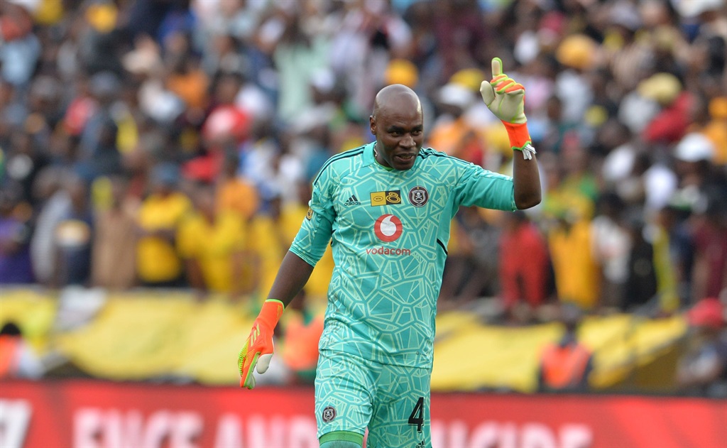 Siyabonga Mpontshane is on his way out at Orlando Pirates after almost a decade of service. 