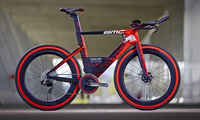 Small details make a big difference on this new aero road bike from BMC, thanks to Red Bull Racing. (Photo: BMC)