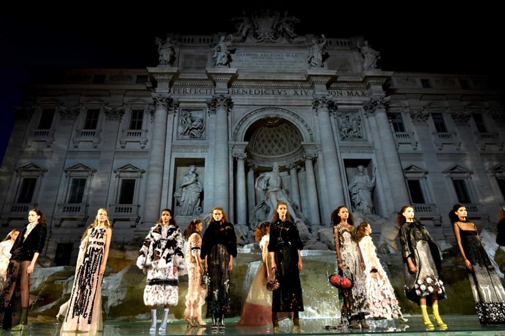 Trevi Fountain fashion show in 2016 (Getty Images)