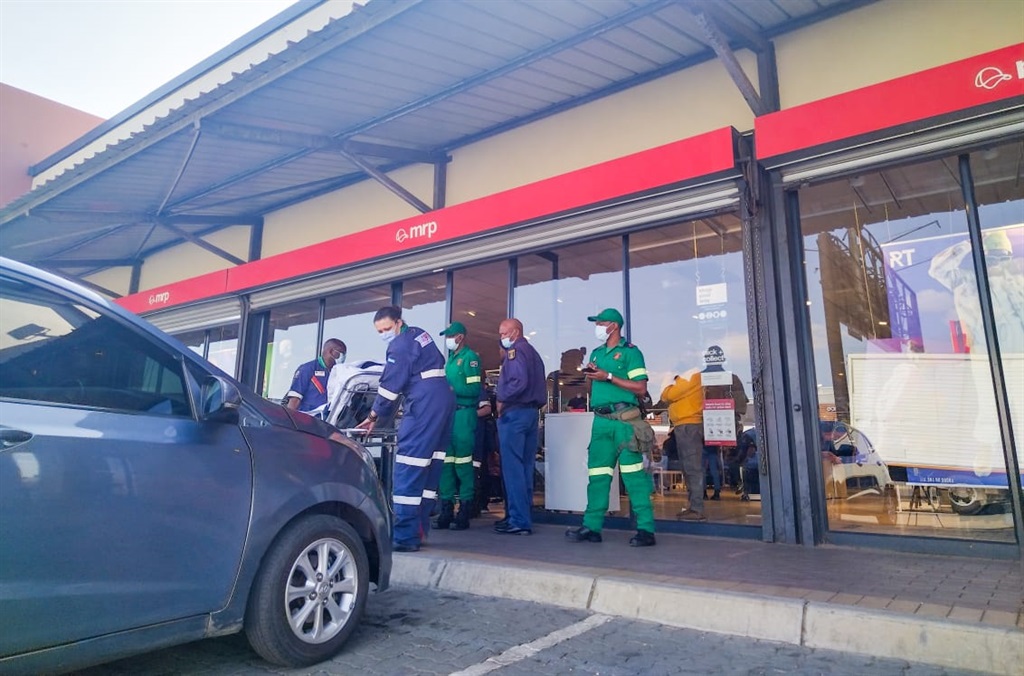 A group of robbers attacked staff at the Mr Price store at Diepkloof Square. 