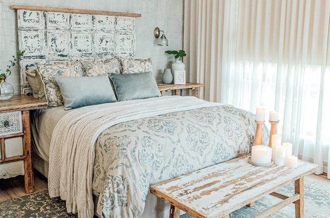 Jazz up a bedroom with Tjhoko Paint