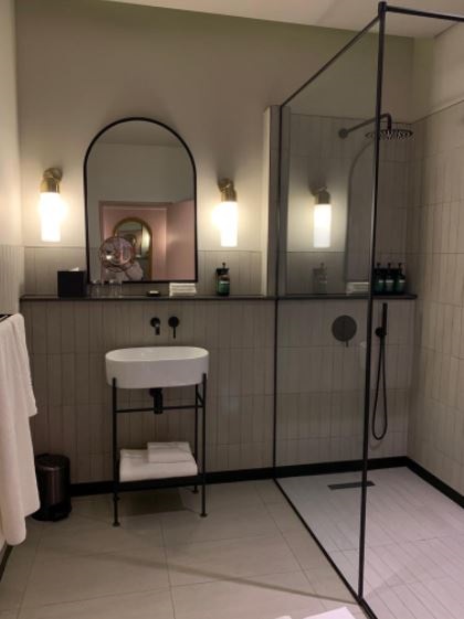 Bathroom (Business Insider / Phumi Ramalepe)