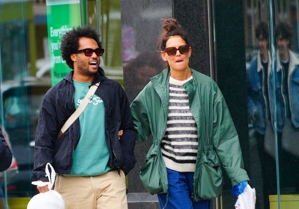 See the pics! Katie Holmes packs on the PDA with her hot new guy, Bobby  Wooten III