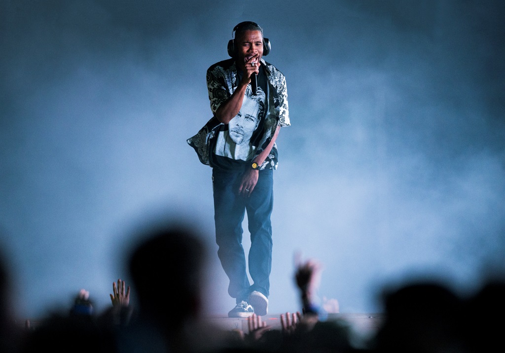 Frank Ocean disappoints fans with a dismal set at Coachella festival.