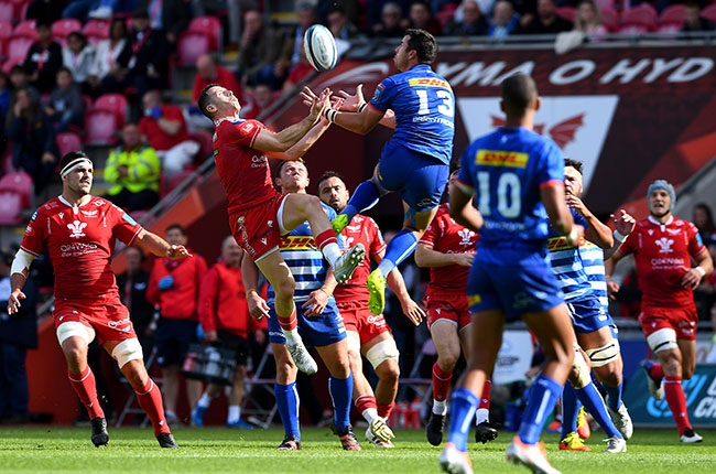 Gareth Davies of Scarlets and Ruhan Nel of the Stormers (Getty).