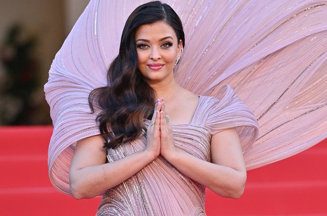 PHOTOS | Aishwarya Rai's Cannes dress took 3 weeks and 100 people to make - News24
