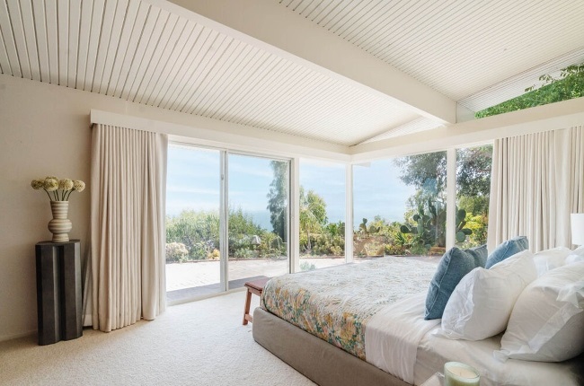 You can see the ocean from the bedrooms. 